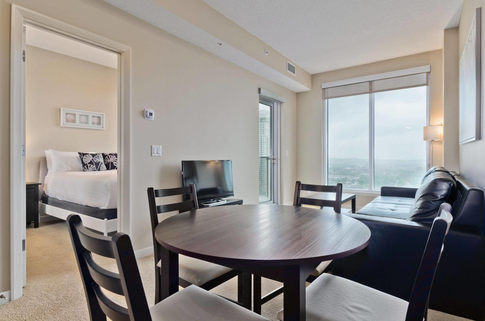 YYC Executive Suites By Roseman - Alura מראה חיצוני תמונה