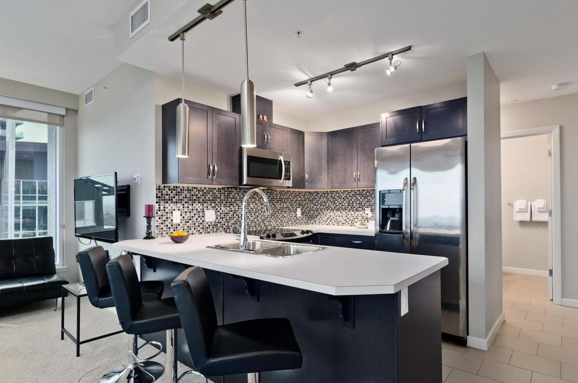 YYC Executive Suites By Roseman - Alura מראה חיצוני תמונה