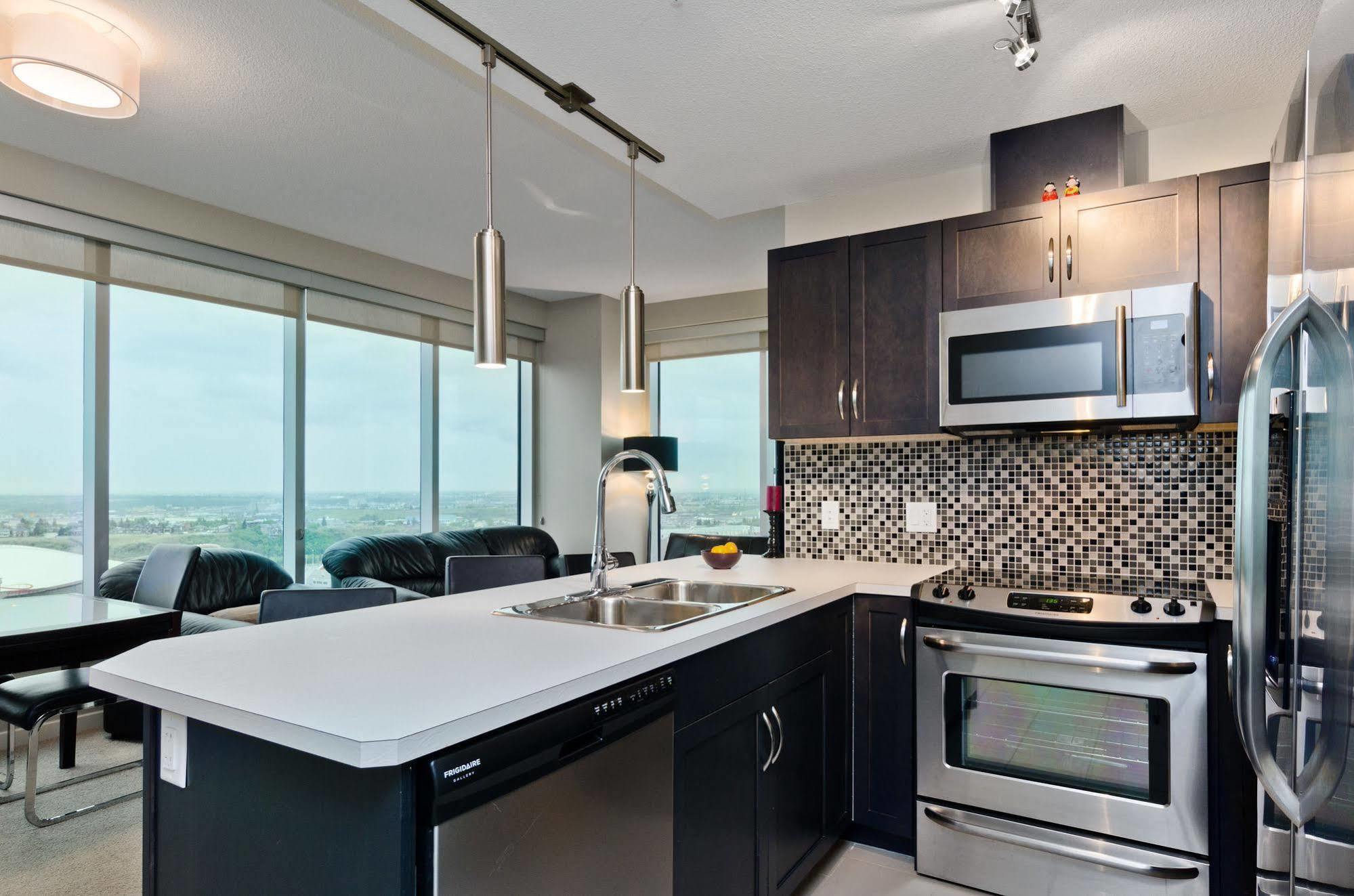YYC Executive Suites By Roseman - Alura מראה חיצוני תמונה